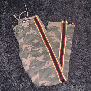 ARMY PAM & GELA JEANS